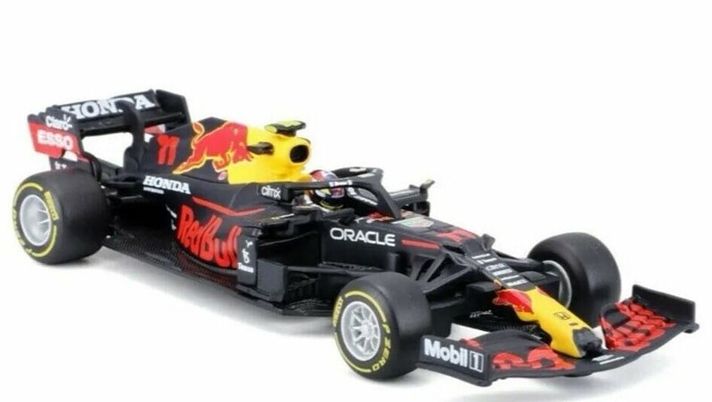 BBURAGO - 1:43 RACE F1 - Red Bull Racing RB16B (2021) #11 (Sergio Pérez) cu cască - husă rigidă