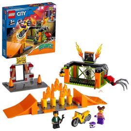 LEGO - Parcul de antrenament pentru cascadorii City 60293