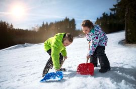 MAC TOYS - Lopată de zăpadă pentru copii, roșu